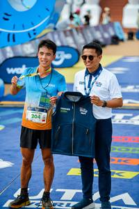 BIB: 100, 204
                            <button type="button" onclick="openModal(22751090)" class="btn btn-primary btn-sm float-right btn-popup" data-toggle="modal" data-target=".modal-high-quality">
                        <i class="fas fa-shopping-cart"></i> Add to Cart
                    </button>
                                            <button type="button" onclick="isThisMe(22751090, true)" class="btn btn-success btn-sm float-right btn-popup btn-isme hidden" data-toggle="tooltip" data-placement="bottom" title="นี่คือรูปของคุณใช่ไหม คลิกที่นี่เพื่อเอาเข้าอัลบั้ม">
                        <i class="fas fa-plus"></i> Add to album
                    </button>
                    <button type="button" onclick="isThisMe(22751090, false)" class="btn btn-warning btn-sm float-right btn-popup btn-isnotme hidden">
                        <i class="fas fa-ban"></i> Remove from album
                    </button>